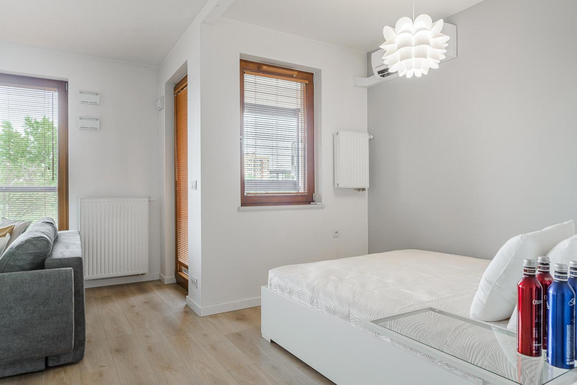 Cozy Family Apartments With Balcony Near Zlote Tarasy Varsó Kültér fotó
