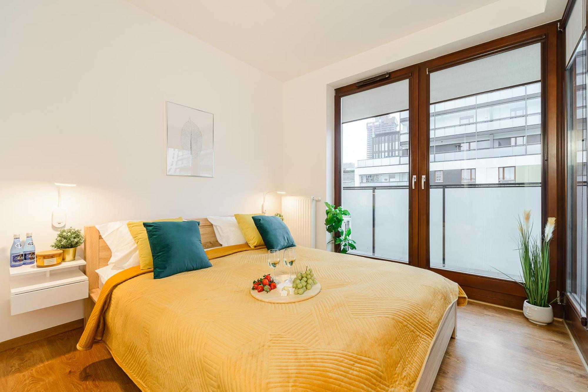Cozy Family Apartments With Balcony Near Zlote Tarasy Varsó Szoba fotó
