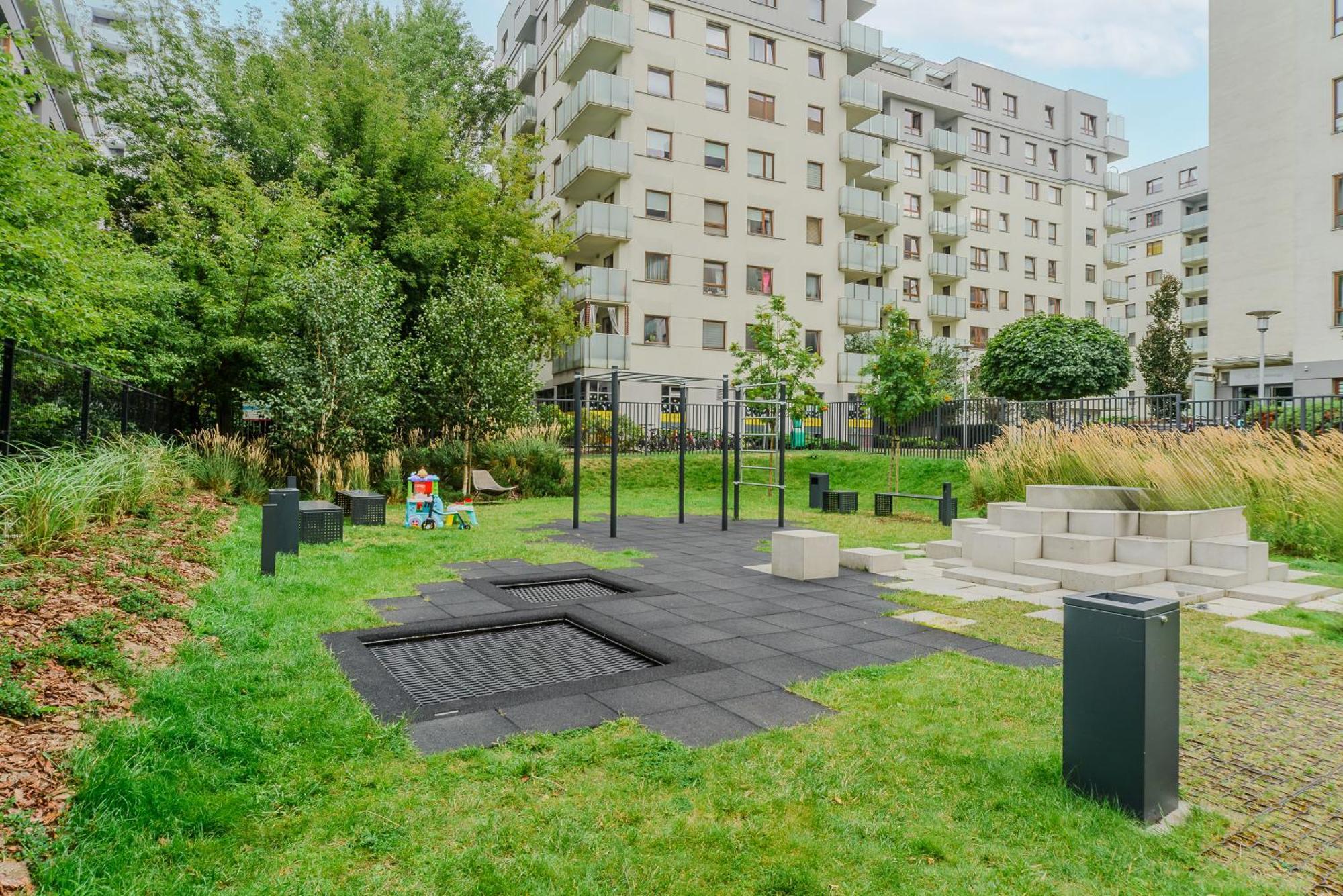 Cozy Family Apartments With Balcony Near Zlote Tarasy Varsó Szoba fotó