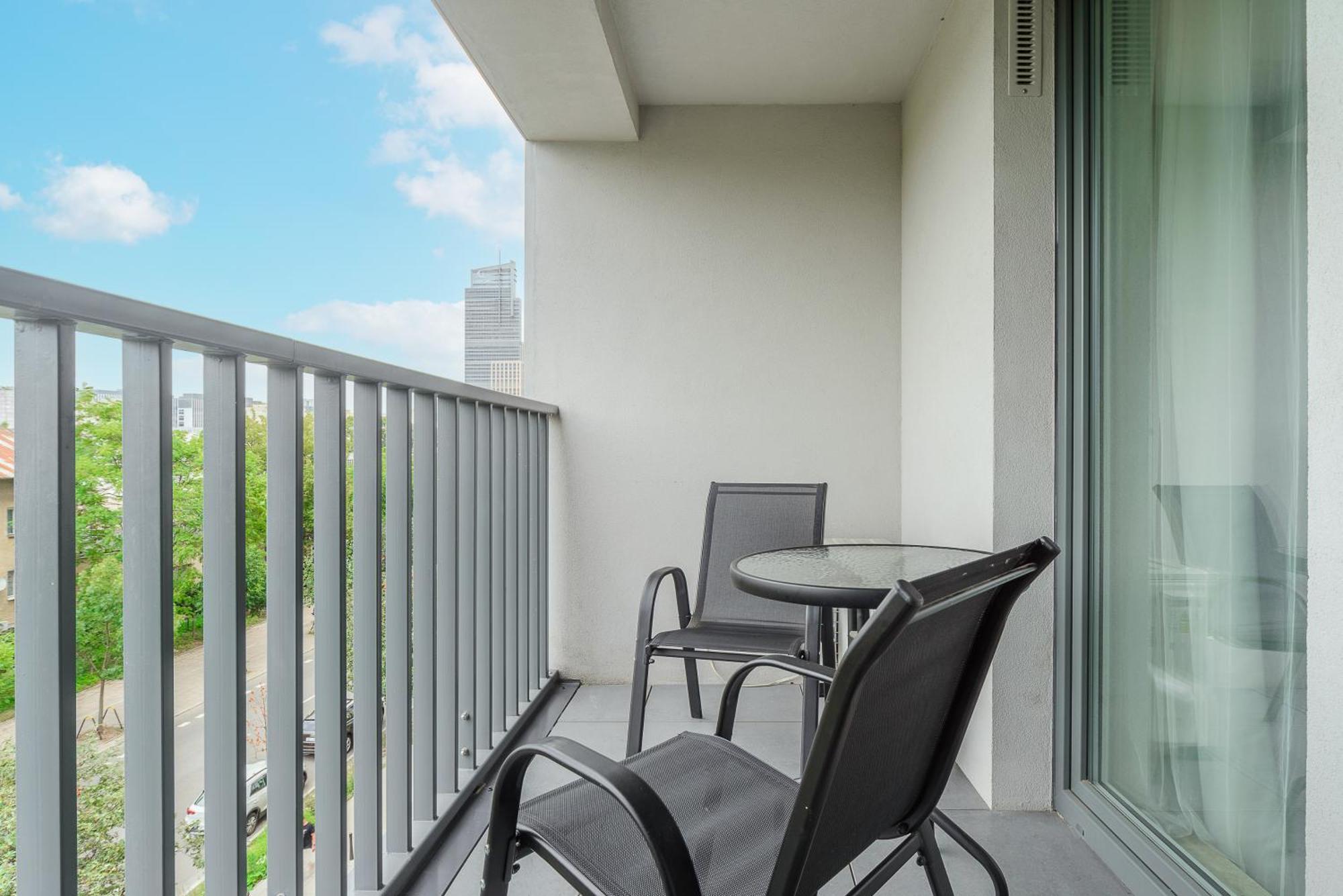 Cozy Family Apartments With Balcony Near Zlote Tarasy Varsó Szoba fotó