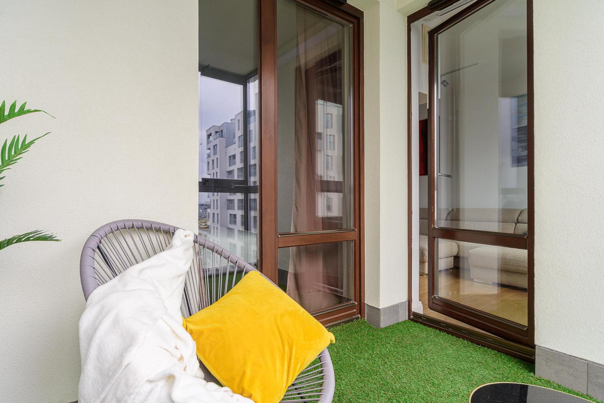 Cozy Family Apartments With Balcony Near Zlote Tarasy Varsó Kültér fotó